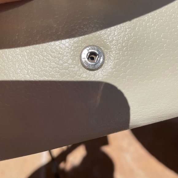 Chanel bifold wallet - Picture 6 of 9